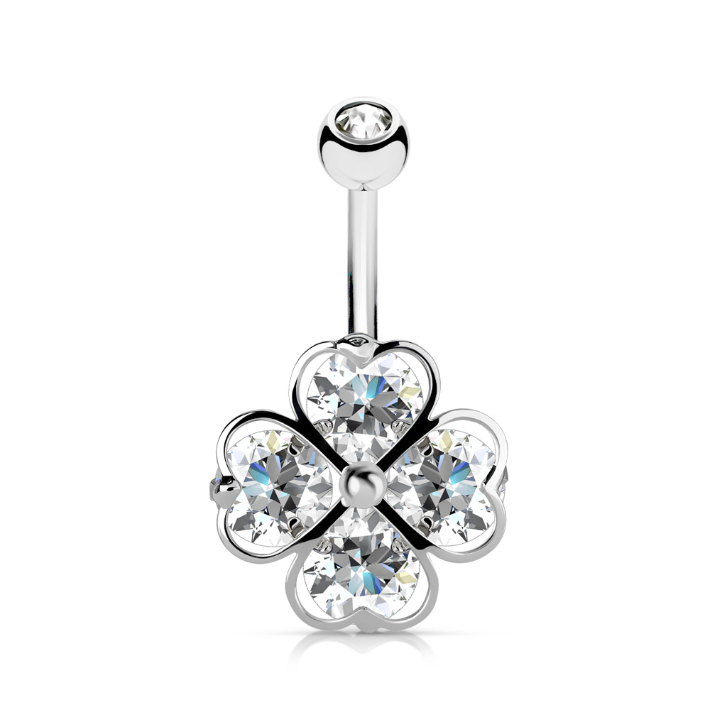 Bauchnabelpiercing mit Glückskleeblatt